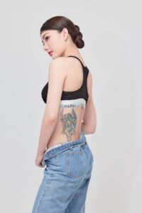 มีนา 33