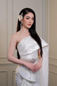 มีนา 38