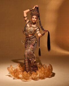 แอนโทเนีย โพซิ้ว 1