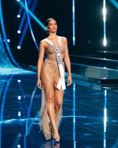 แอนโทเนีย โพซิ้ว 15