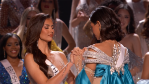 แอนโทเนีย โพซิ้ว 28